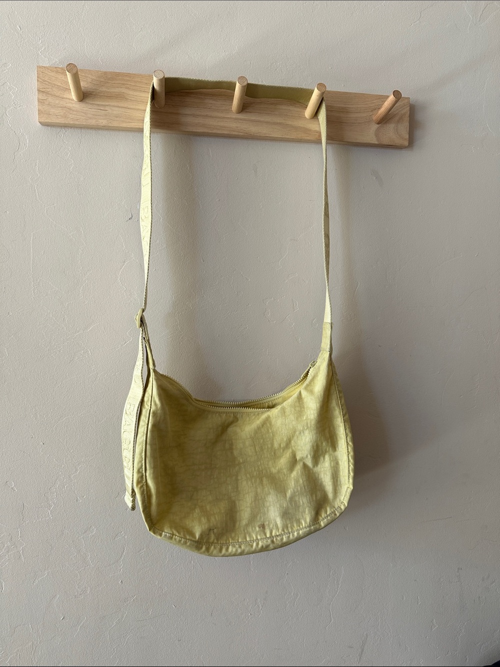 Baggu butter medium crescent